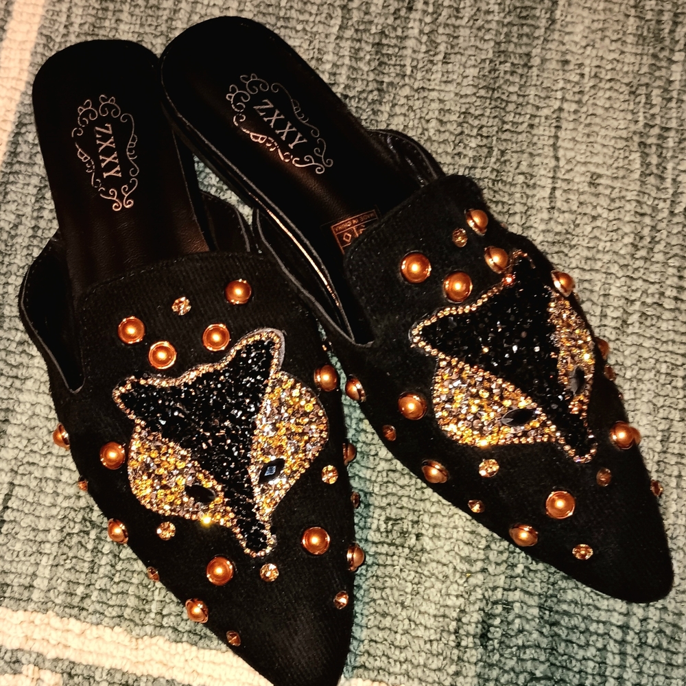 SHEIN Black Embellished Pointed-Toe Slip-On Flats with Gold Accents